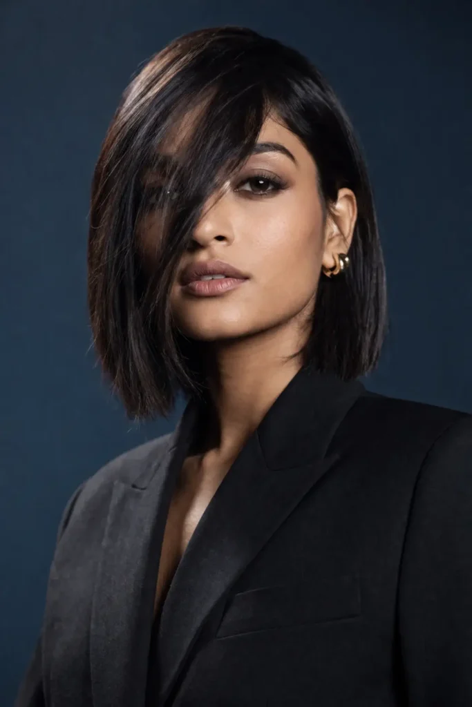 Shoulder Length Hairstyles With Bangs for Thin Fine Hair 10 8. Full Fringe With a Straight One Length Cut